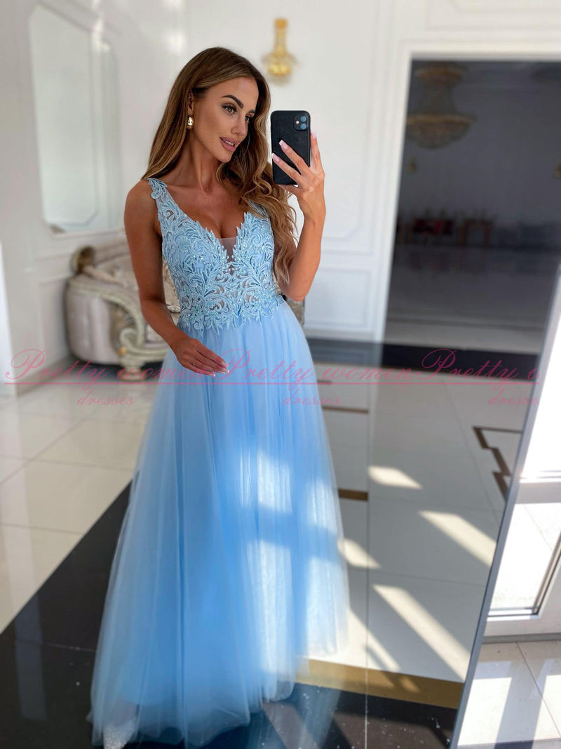 Nela bleu ciel